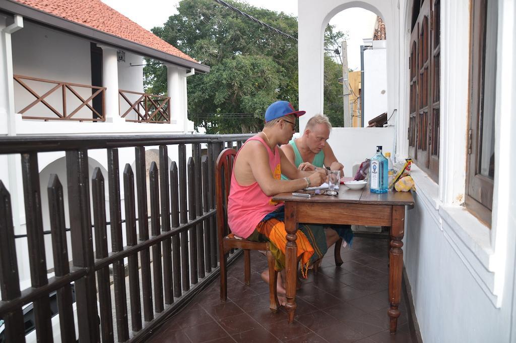 Thenu Rest Guest House Ґалле Екстер'єр фото